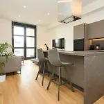 Luxury Design Loft - 20 Minutes From Duomo-navigli דירה